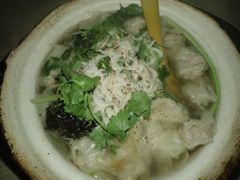 -小许三鲜砂锅馄饨店(家多乐烟酒店)