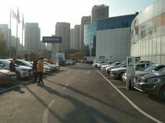 -杭州中沃沃尔沃4S店(滨江区店)