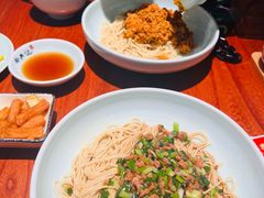 -裕兴记•蟹黄面馆(人民广场店)