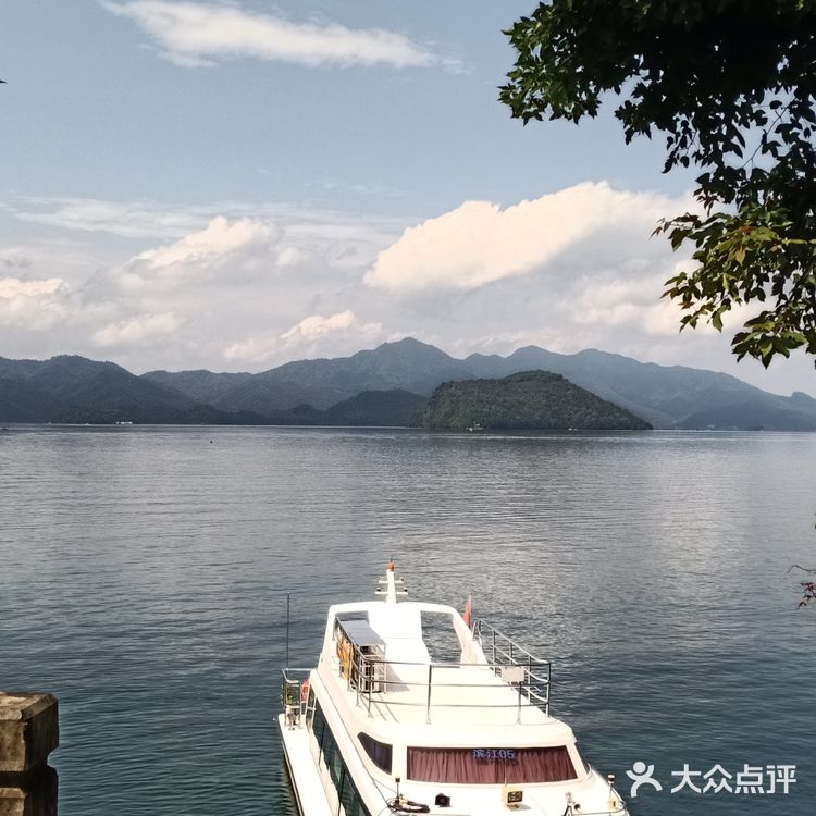 甚有移步换景，咋舌称奇，乐中其中，言就未尽