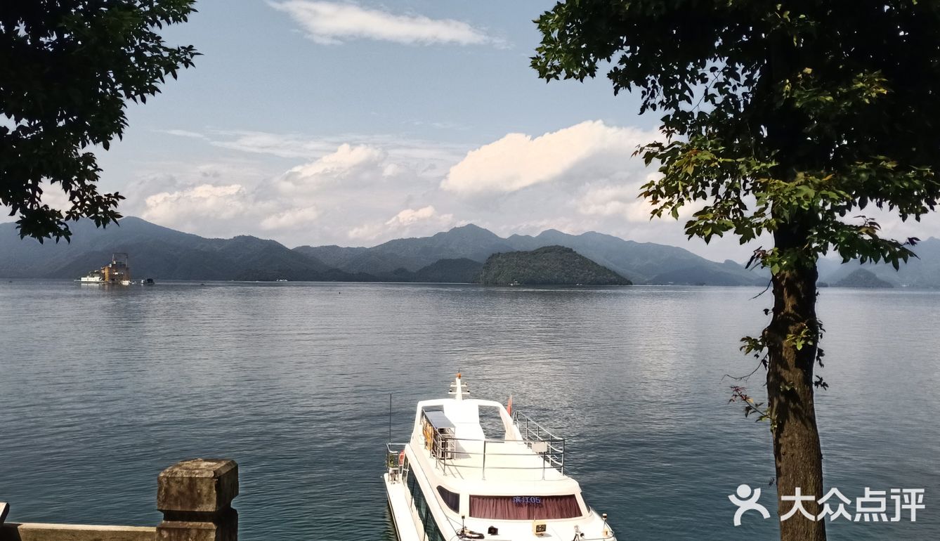 甚有移步换景,咋舌称奇,乐中其中,言就未尽