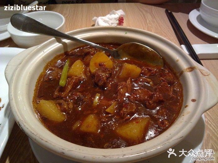 港东盛宴烧腊至尊原汁牛腩煲 图片