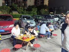 -梁老三麻辣鸡头总店