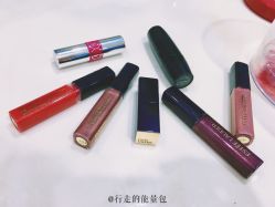 -觅白婚纱礼服馆