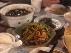 猪耳朵炒乳香干-胡桃里音乐酒馆(东区店)