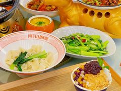 -阿瓦山寨·湘菜现炒·剁椒鱼头王(咸阳总店)