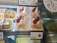 -皇冠幸福里动物奶油生日蛋糕(中山大道二中店)