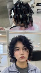 -十六番发型师事务所