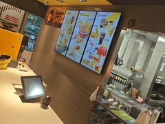 -麦当劳(轻轨曹杨路店)