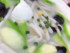 丝瓜木耳浸沙虫-轩记海鲜餐厅·四十五年老字号·经典粤菜(西区彩虹店)