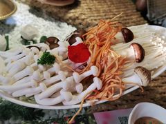 -慢丽江·云南野生菌土鸡锅(西山店)