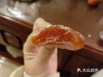 朋友给带的产自外国的柿饼