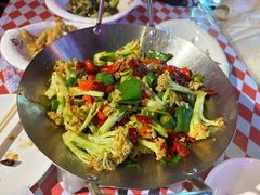 -霸气大叔干锅鸭头·龙虾烧烤·川菜·赛事直播(三里屯店)