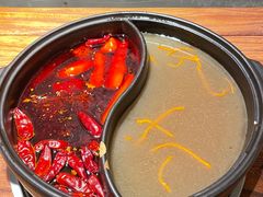 -郑记·古法黑砂锅串串(龙泉店)