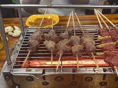 -哈尔滨小酒馆·鲜肉现穿自助烧烤(康新花园店)