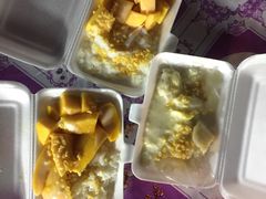 -芒果糯米饭摊子