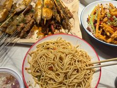 -老街烧烤大排档·地道湖北菜·龙虾馆(汉口火车站店)