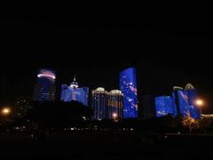 -万绿园