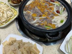 -九寨特色牦牛肉汤锅 羊肉汤锅