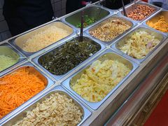 自助取餐区-三兄弟高炉烧饼