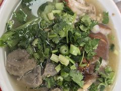 -明姨仔潮汕美食·碳炉猪脚·汕尾牛腩饭·起片鸡煲(起义路店)