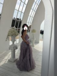 -现代经典婚纱摄影
