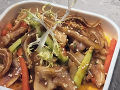 川味凉拌牛腱-百年果林椰子鸡(益田假日里店)