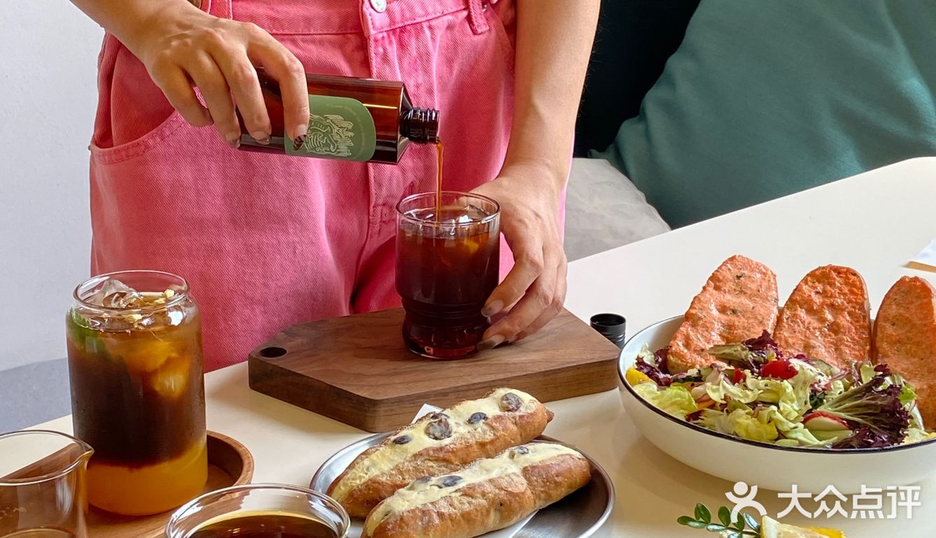 他家还有很多好吃的面包售卖