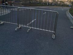 -奕欧来上海购物村停车场