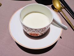 蛋白杏仁茶-新荣记(南京西路店)