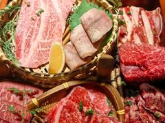 -山川小町·极番烧肉(新地假日广场店)