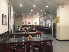 大堂-牛一嘴·兰州牛肉面·大盘鸡(财富中心店)