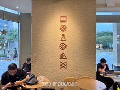 -星巴克臻选(莘庄仲盛店)