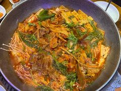-喇喇排骨火锅·传统韩式脊骨汤(望京西园总店)