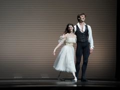 -交通银行前滩31演艺中心