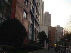 -上海财经大学附属北郊高级中学
