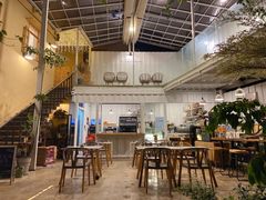 大堂-花苑里咖啡(威远店)