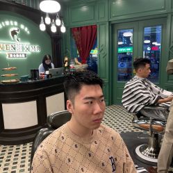 -海文先生国潮烫染男士理发馆