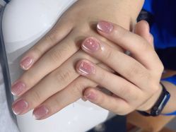 -进巍美甲美睫
