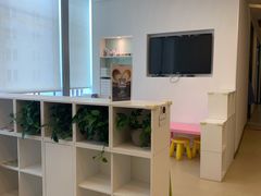 -瑞尔齿科(南京东路名人诊所)