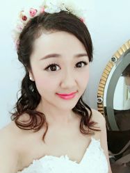 -现代经典婚纱摄影