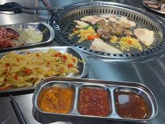 -马路牙子烧烤音乐酒馆(望京店)