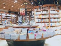 -新华书店(沙坪坝书城店)