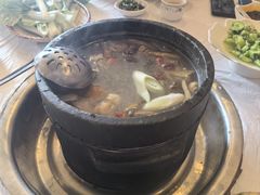 -鲁朗纳麦石锅鸡庄园