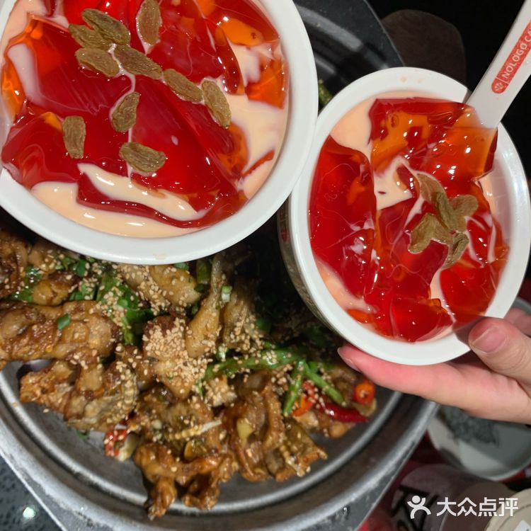 吃蛙锅还送毛巾[点赞]