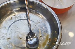 Braised Beef in Wooden Bucket Rice
