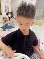 -Oh my head儿童理发(绿地·新田360店)
