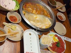 -东巴婆婆云南鱼豆花火锅(大东门店)