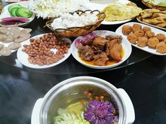 菊花火锅宴-华强阁菊花宴自助火锅店