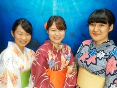 -东京都浅草樱花和服租赁店